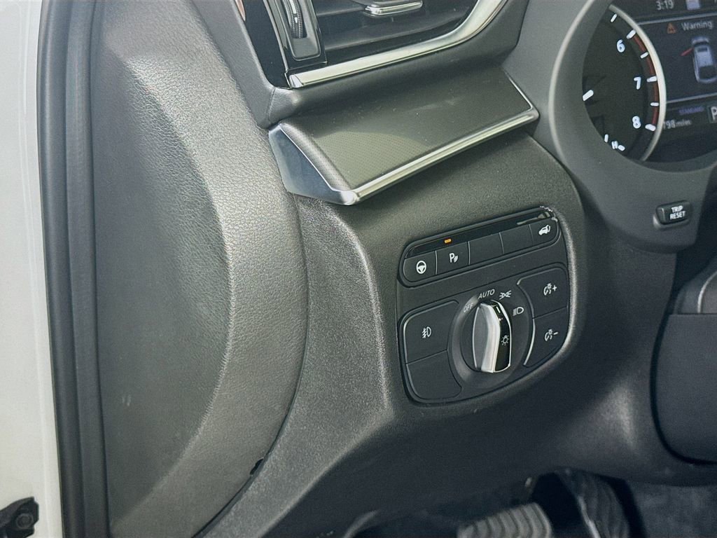 Certified 2025 INFINITI QX55 Essential image 12