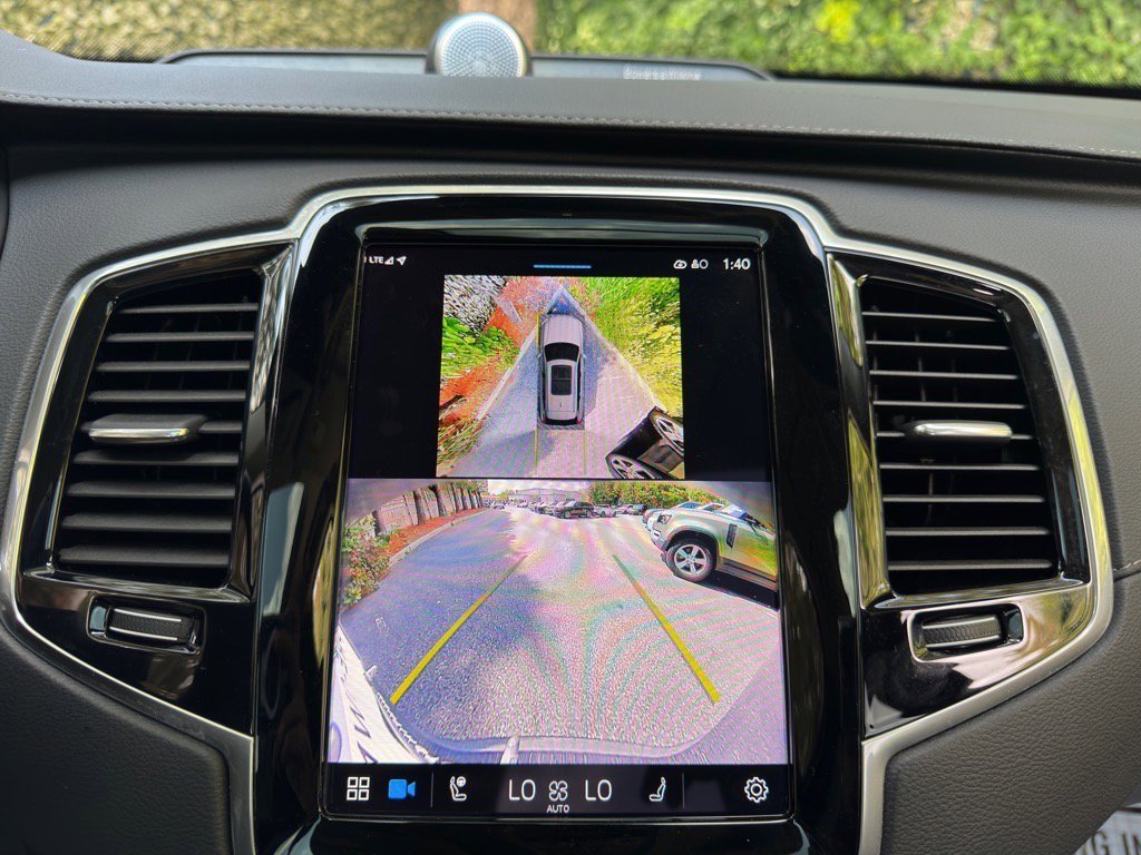 Used 2024 Volvo XC90 B6 Ultimate w/ Lounge Package image 13