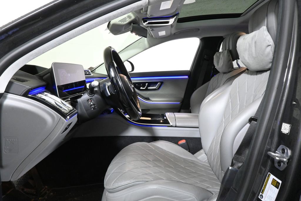 Used 2021 Mercedes-Benz S 580 4MATIC Sedan image 3
