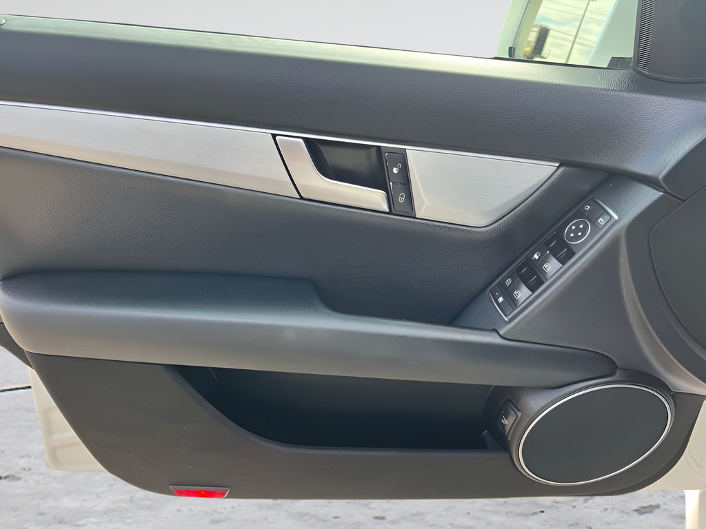 Used 2014 Mercedes-Benz C 250 Sedan image 30