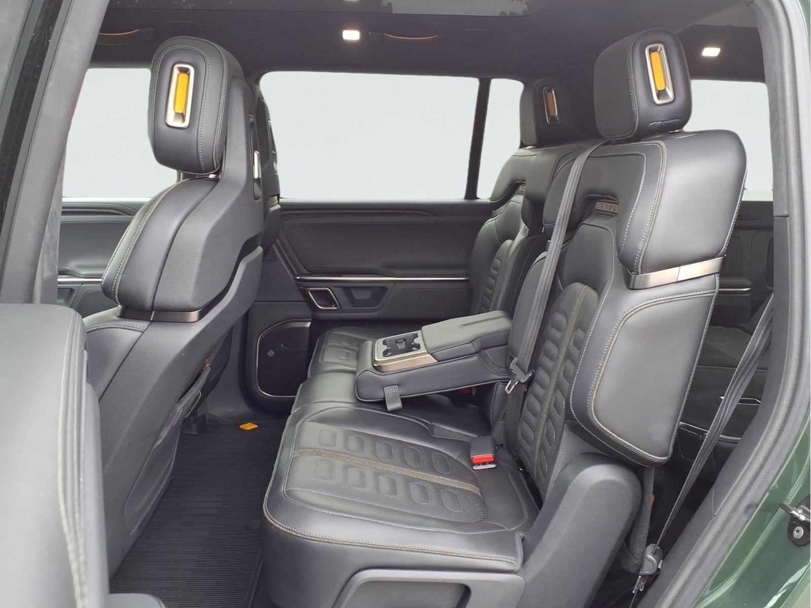 Used 2024 Rivian R1S Adventure Dual AWD/4WD image 16