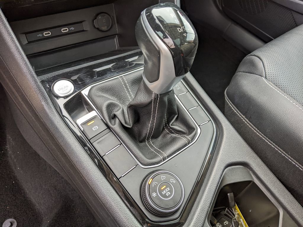 Certified 2023 Volkswagen Taos SEL image 19