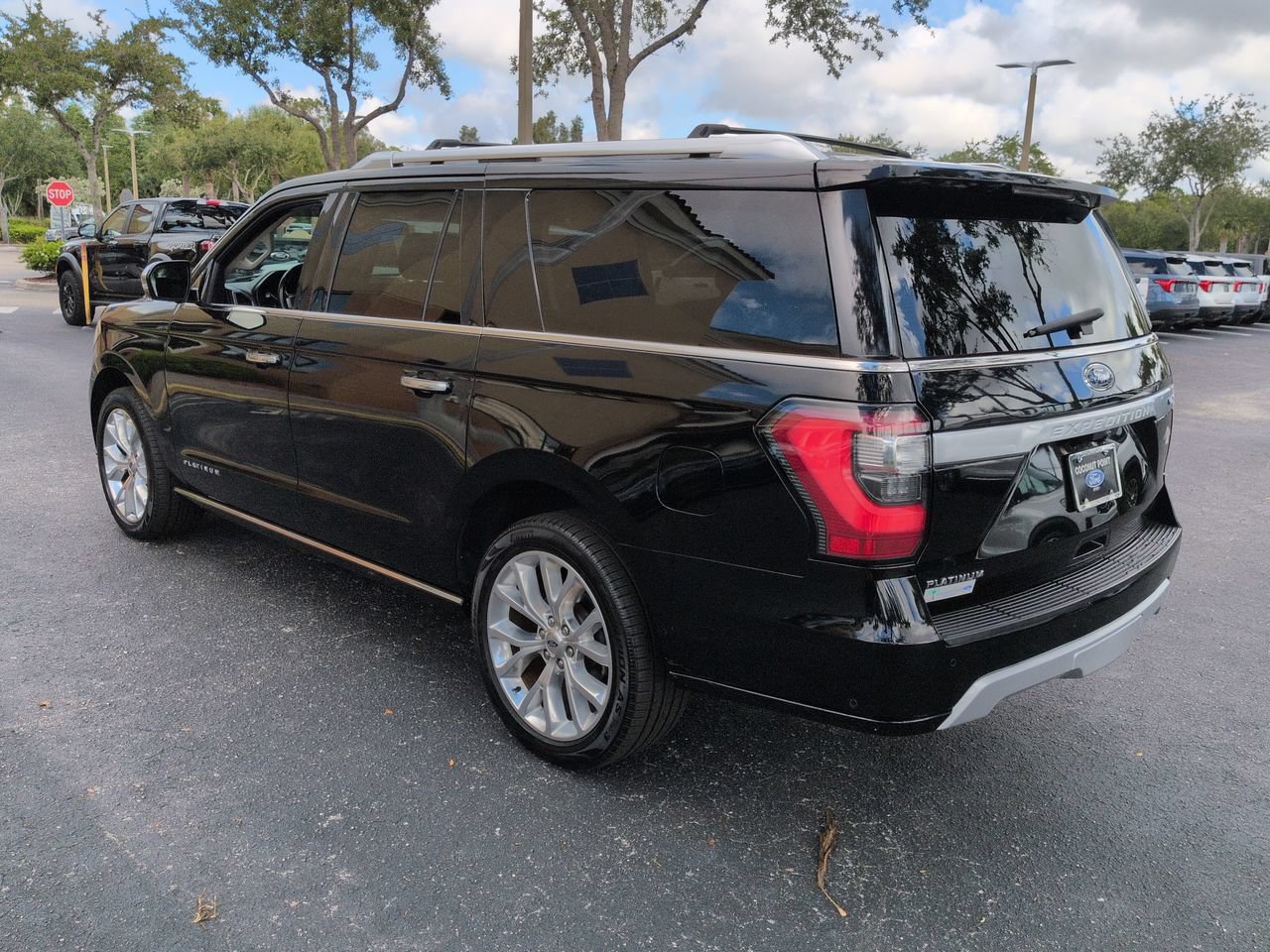 Used 2018 Ford Expedition Max Platinum AWD/4WD image 7