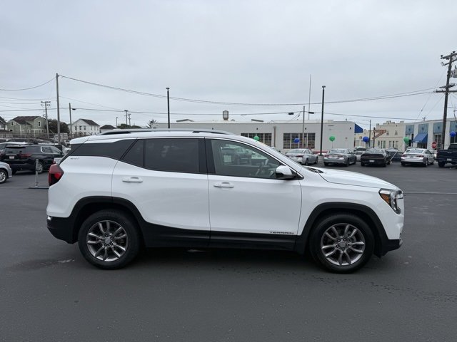 Used 2024 GMC Terrain SLT image 6