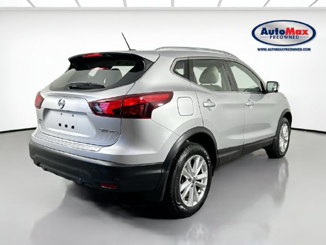 Used 2019 Nissan Rogue Sport SV w/ Technology Package AWD/4WD image 2