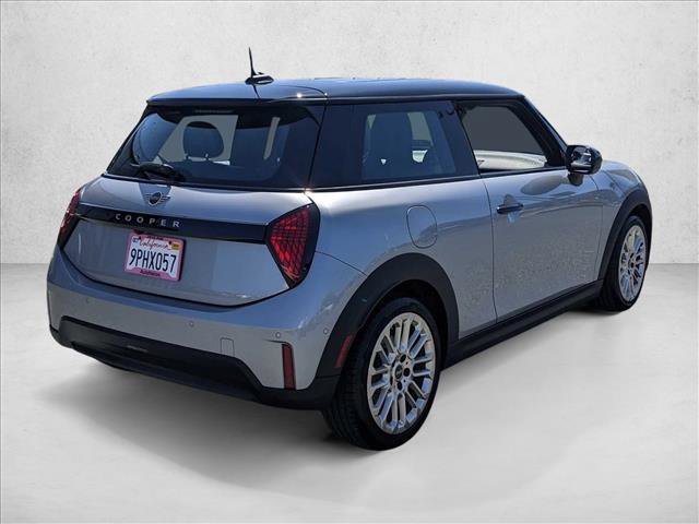 Used 2025 MINI Cooper 2-Door Hardtop image 5