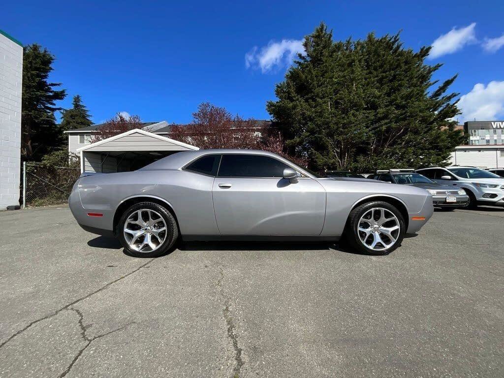 Used 2015 Dodge Challenger SXT Plus image 9