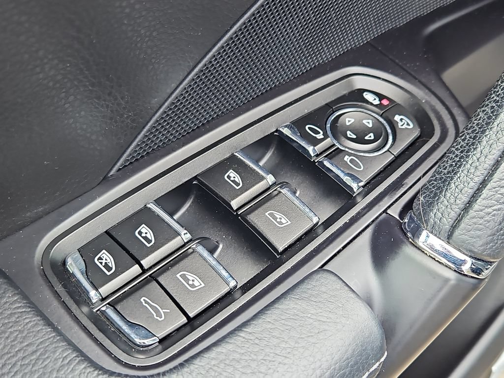 Used 2018 Porsche Cayenne AWD/4WD image 27