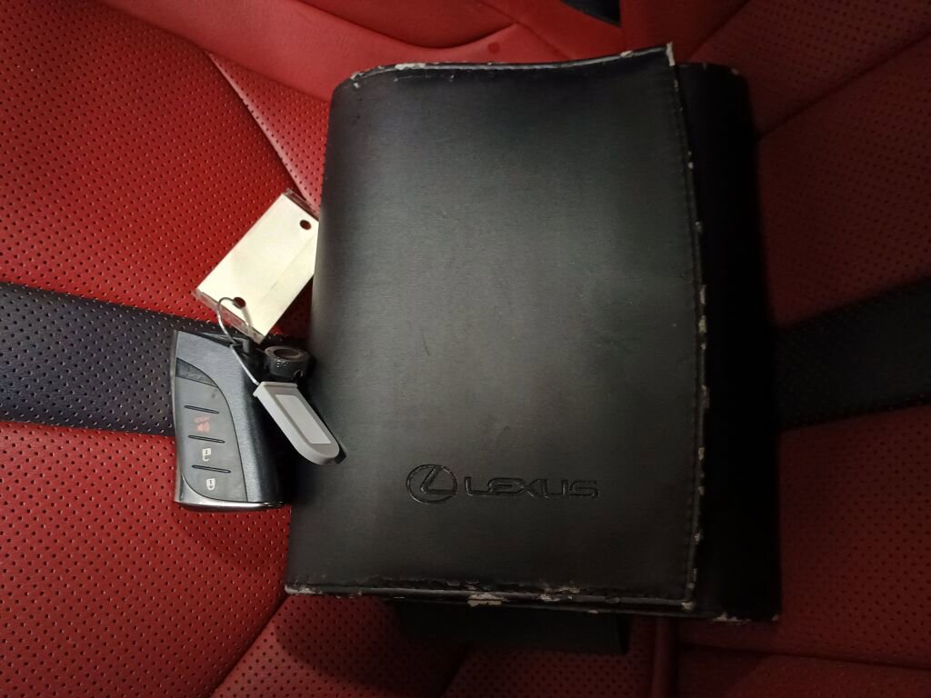 Used 2022 Lexus UX 200 F Sport w/ Accessory Package (Z2) image 4