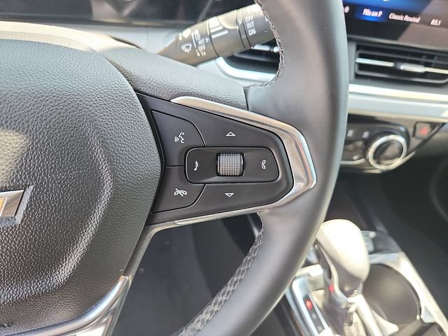 Used 2025 Chevrolet Trax LT w/ LT Convenience Package FWD image 16