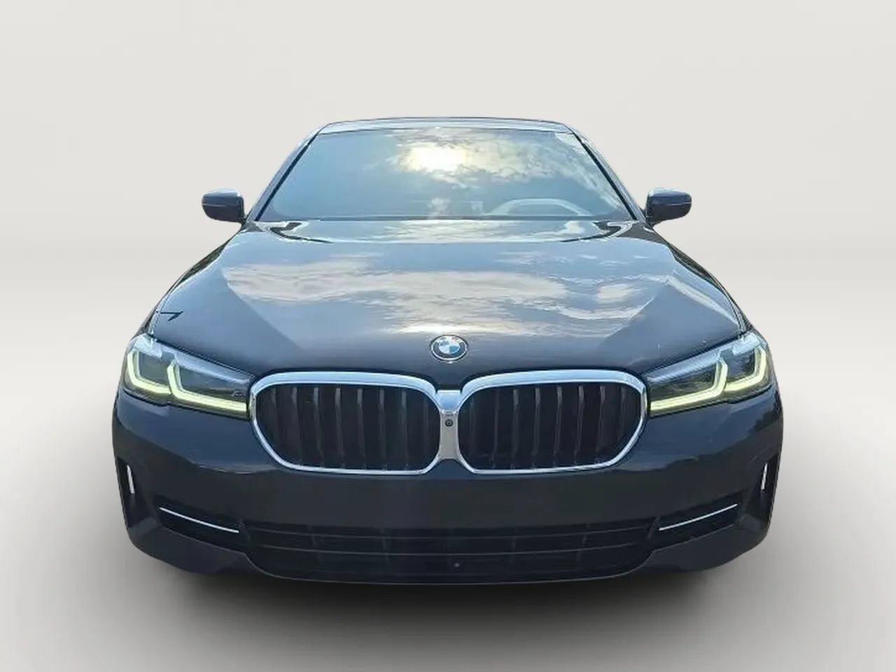 Used 2021 BMW 530i w/ Premium Package RWD image 4