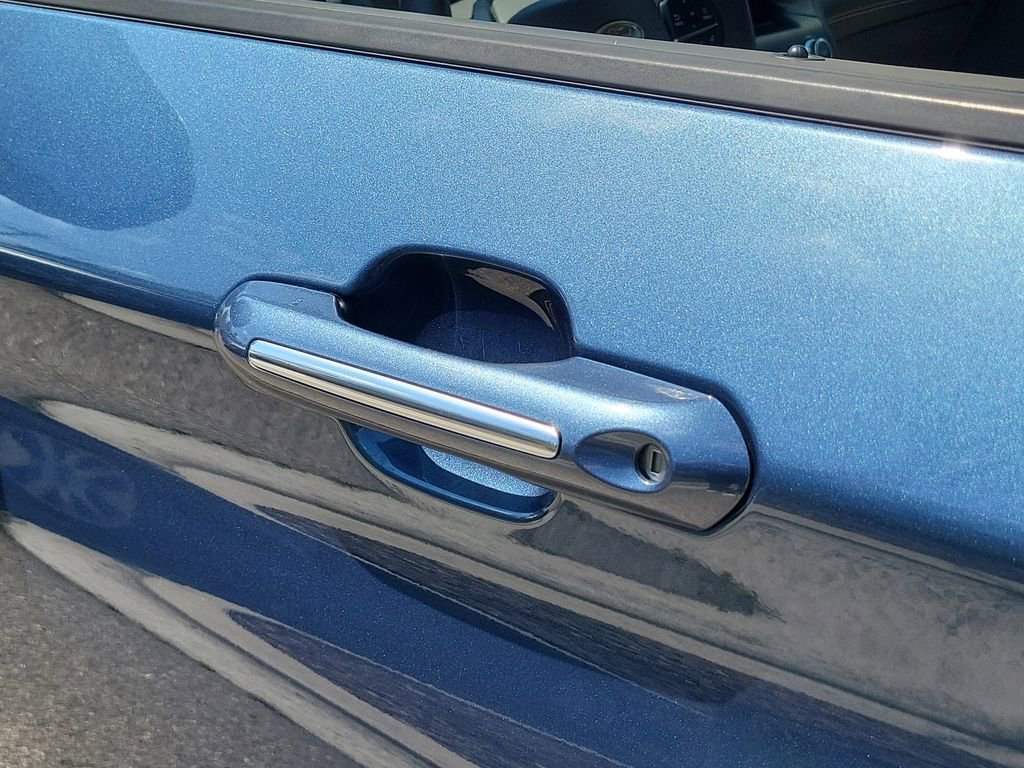 Used 2020 Ford Explorer Platinum image 16