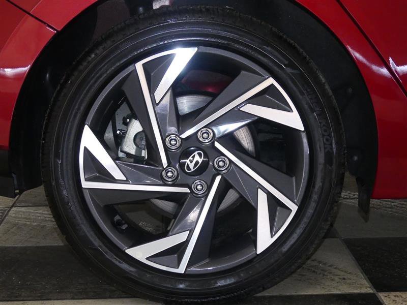 Used 2025 Hyundai Elantra SEL image 33