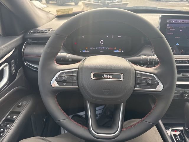 Used 2025 Jeep Compass Trailhawk w/ Trailhawk Elite Group AWD/4WD image 16