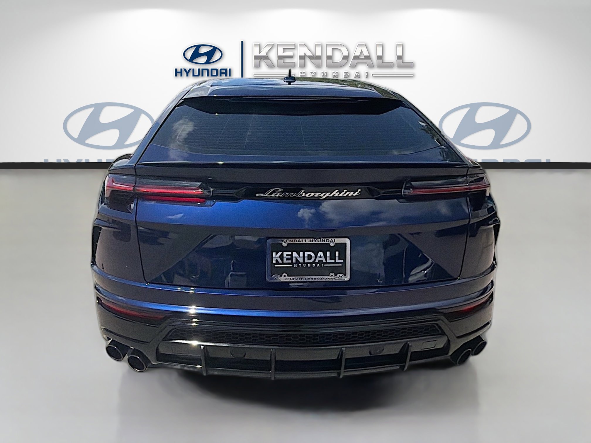 Used 2022 Lamborghini Urus AWD/4WD image 4