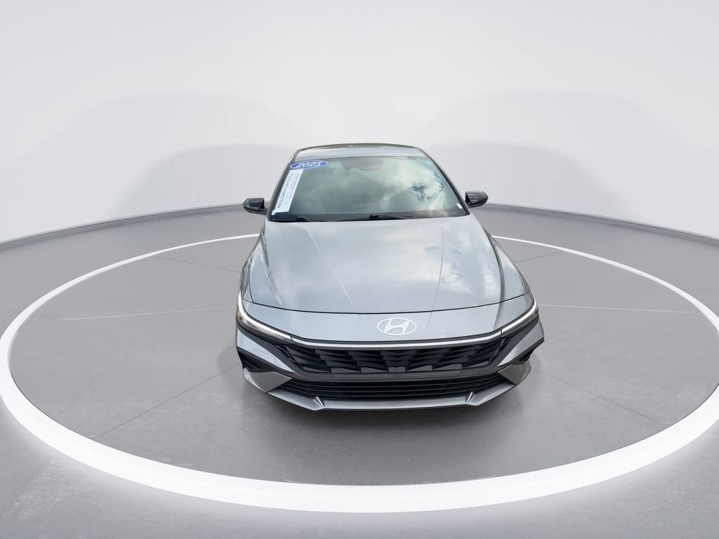 Used 2025 Hyundai Elantra Sport FWD image 3