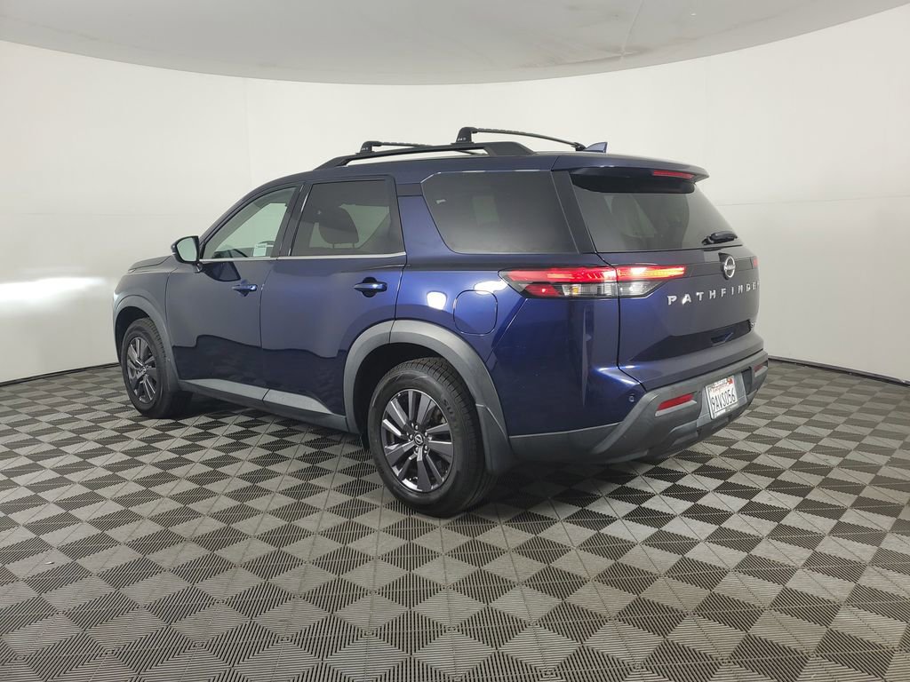 Used 2022 Nissan Pathfinder SV image 6