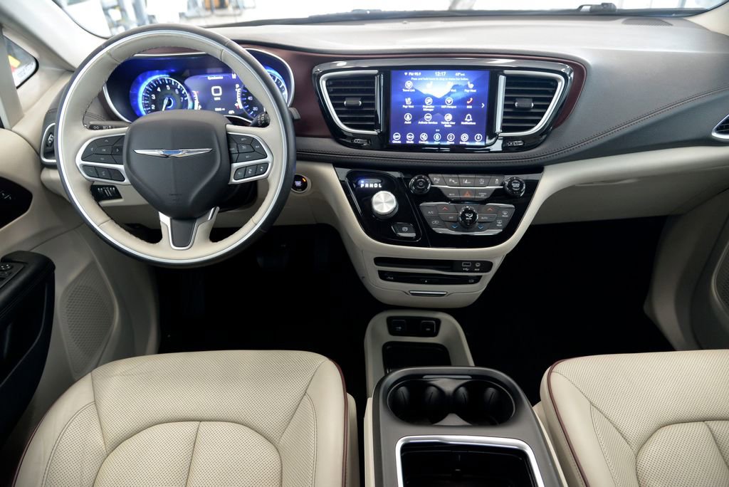 Used 2019 Chrysler Pacifica Limited w/ Advanced Safetytec Group image 17