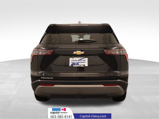 Used 2026 Chevrolet Equinox LT FWD image 3