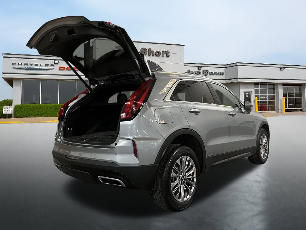 Used 2024 Cadillac XT4 Premium Luxury AWD/4WD image 11