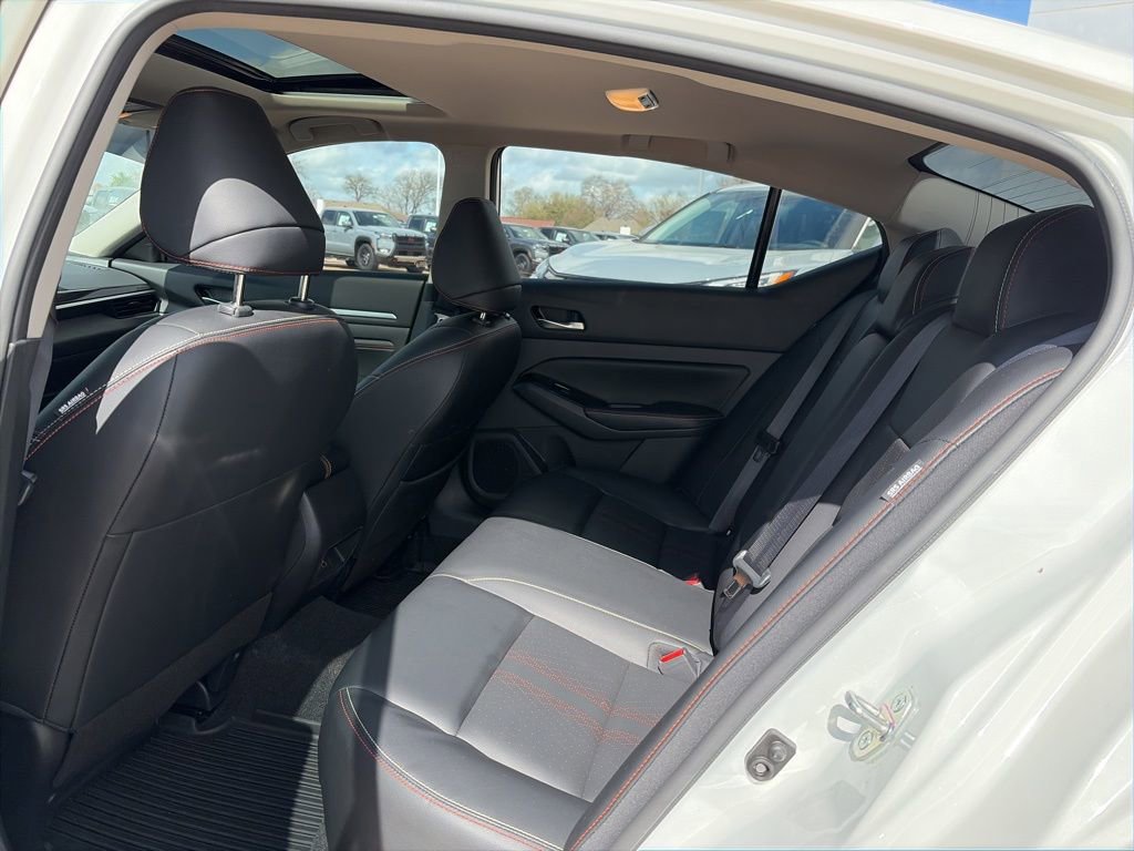 Certified 2023 Nissan Altima 2.5 SR w/ SR Premium Package image 8