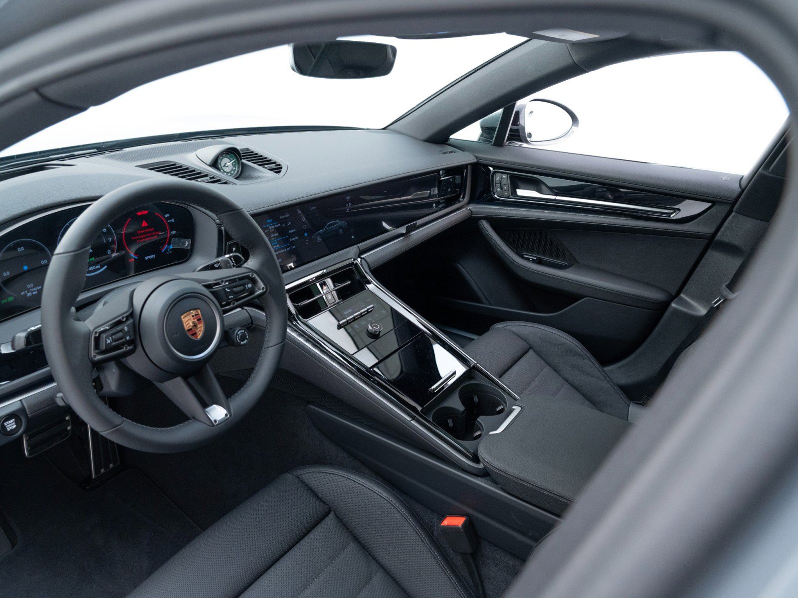 New 2026 Porsche Panamera 4 image 4