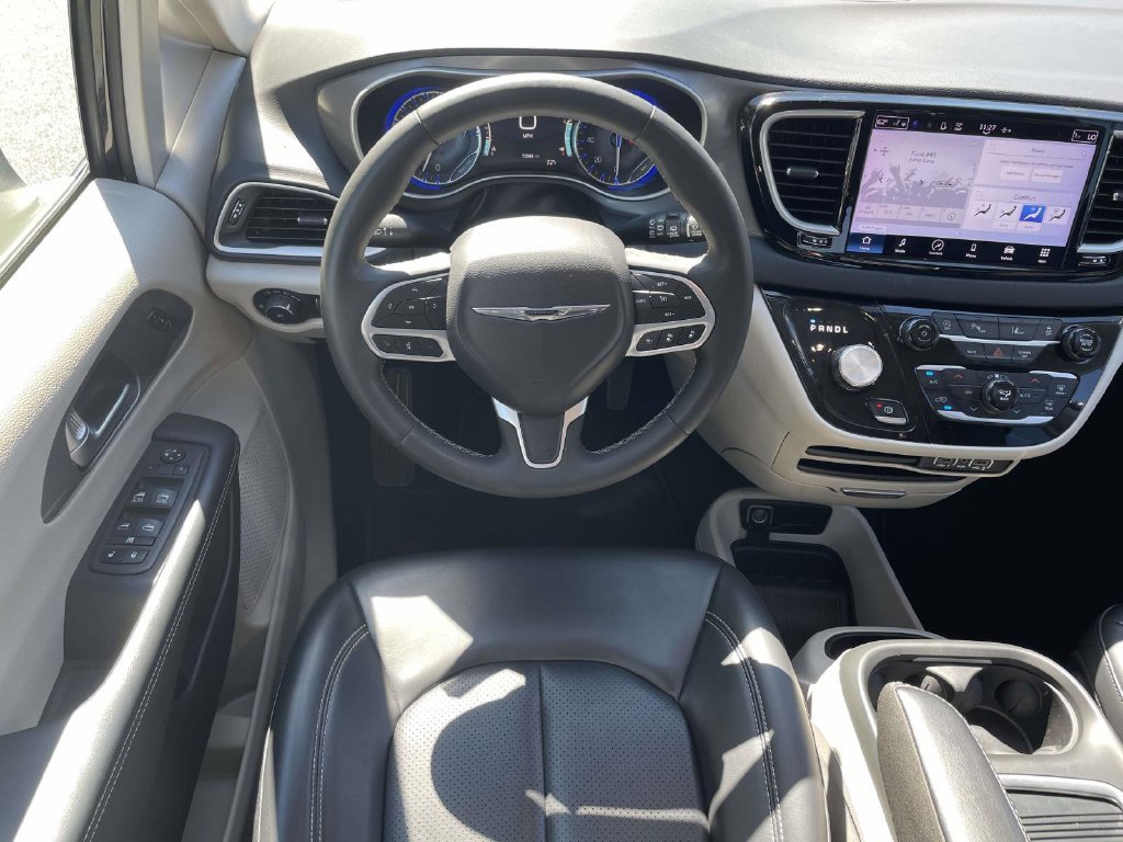 Certified 2023 Chrysler Pacifica Touring-L FWD image 22