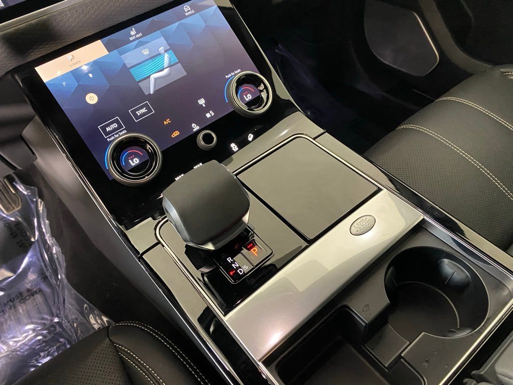 Used 2022 Land Rover Range Rover Velar R-Dynamic S image 21