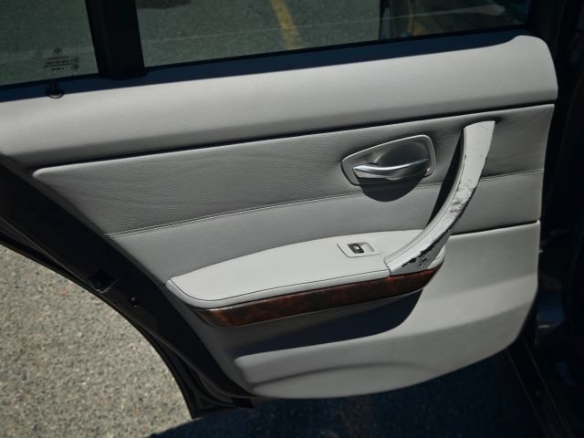 Used 2006 BMW 325i Sedan RWD image 45