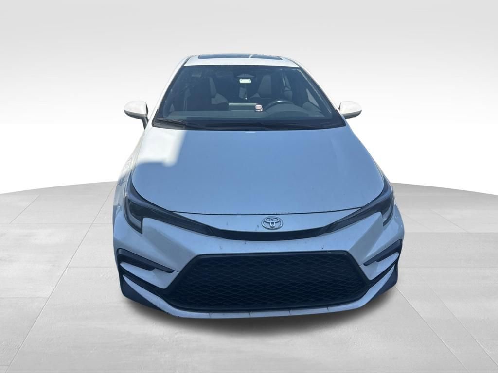 Used 2023 Toyota Corolla SE w/ SE Premium Package FWD image 3