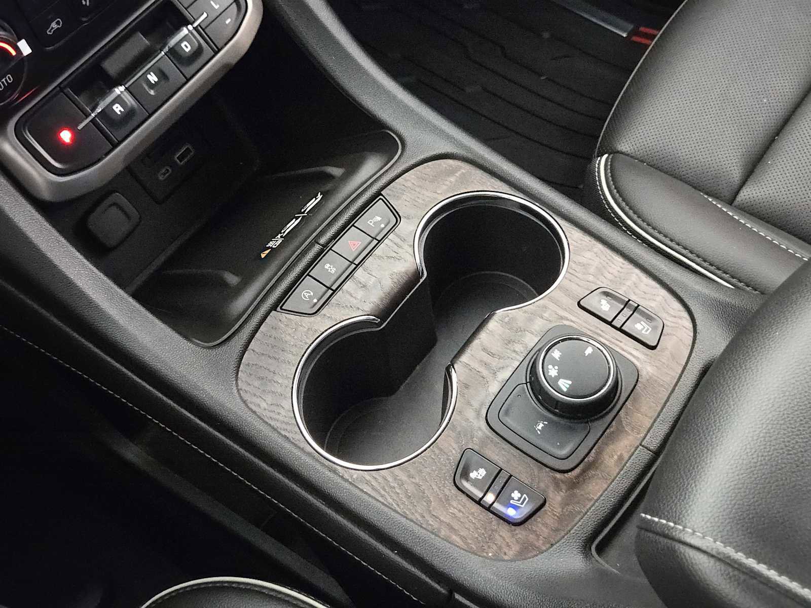 Used 2021 GMC Acadia Denali w/ Denali Technology Package image 21