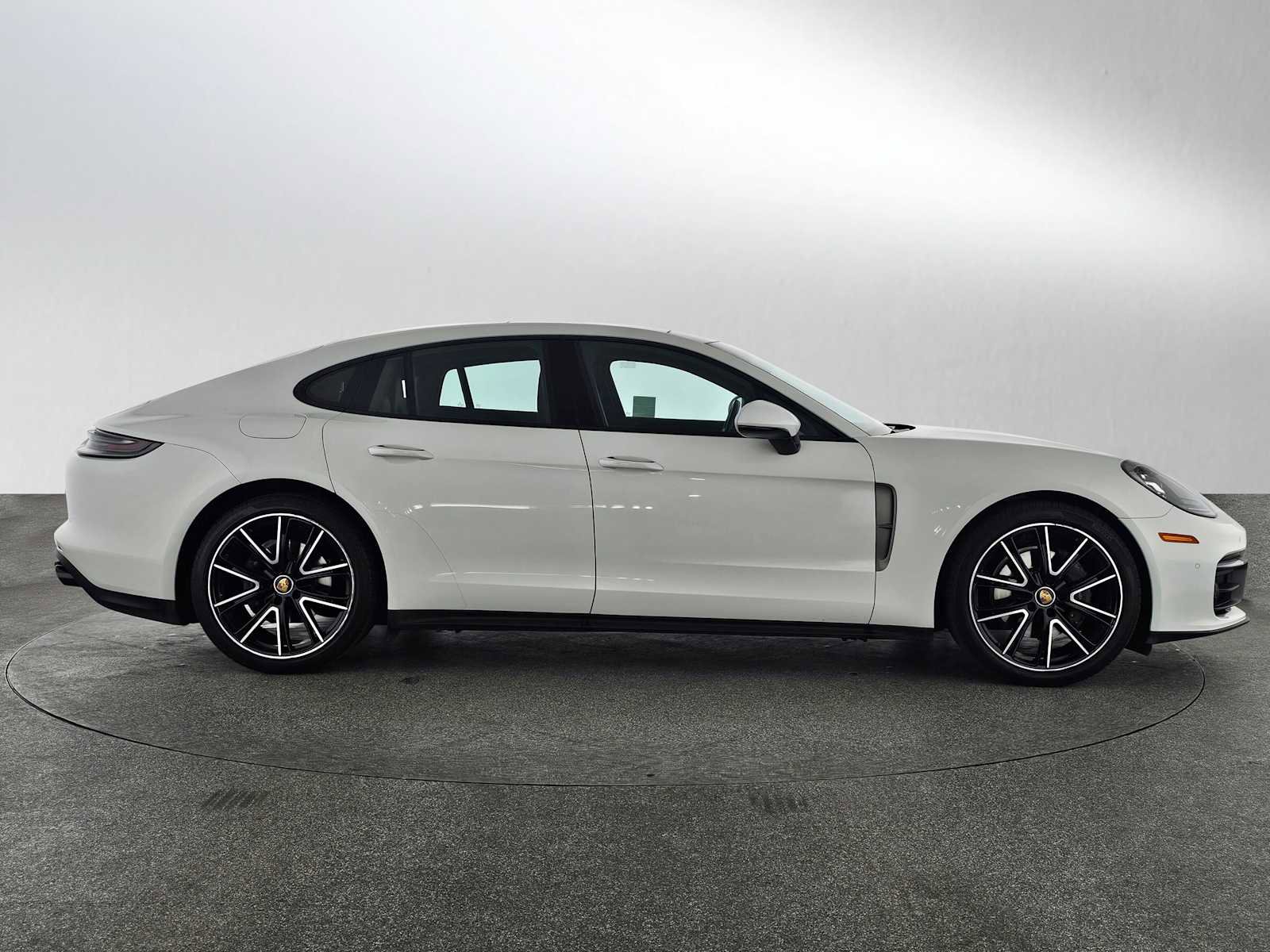 Used 2023 Porsche Panamera Platinum Edition image 6