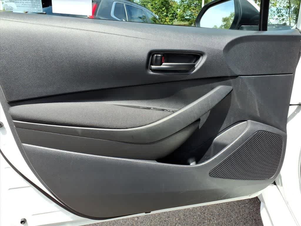Used 2025 Toyota Corolla LE FWD image 13