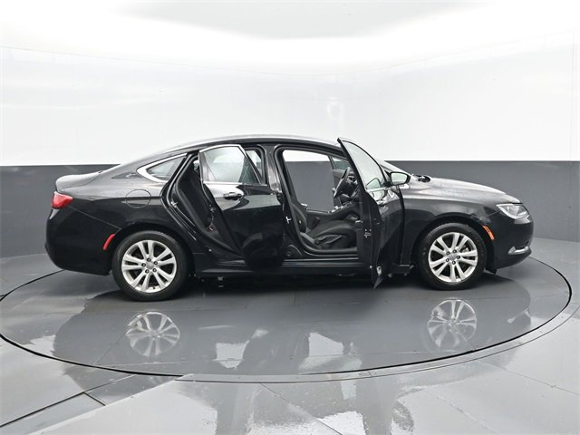 Used 2016 Chrysler 200 Limited image 27