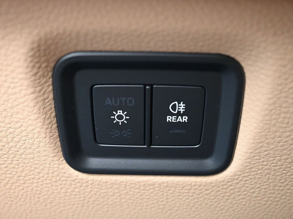 New 2026 Porsche Cayenne image 25