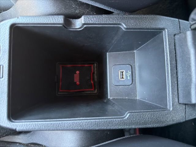 Used 2016 Jeep Renegade Limited AWD/4WD image 32