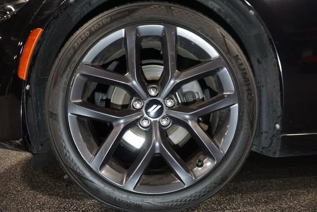 Used 2019 Dodge Charger SXT w/ Blacktop Package image 3