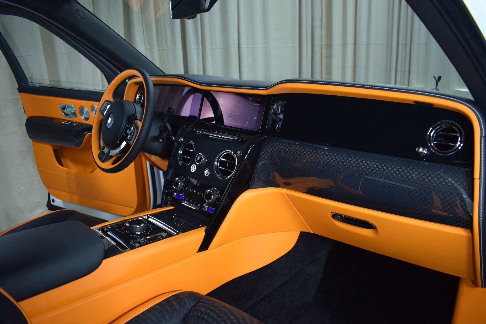 New 2026 Rolls-Royce Cullinan Black Badge image 25