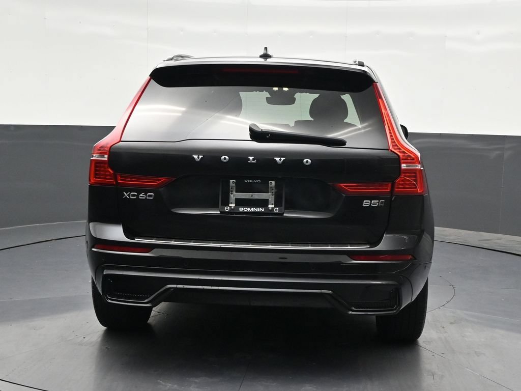 Certified 2024 Volvo XC60 B5 Plus w/ Protection Package Premier AWD/4WD image 5