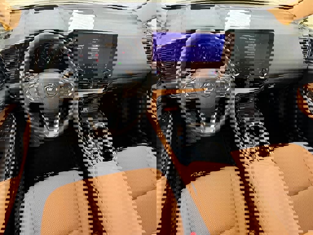 Used 2023 Lexus NX 350h AWD image 12