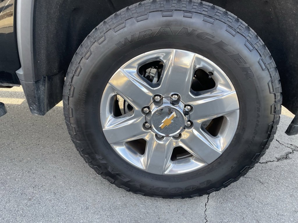 Used 2023 Chevrolet Silverado 2500 LTZ image 32