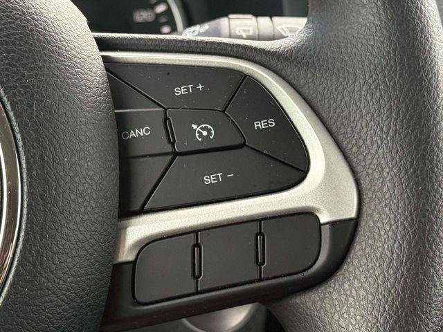 Certified 2023 Jeep Renegade Latitude AWD/4WD image 21