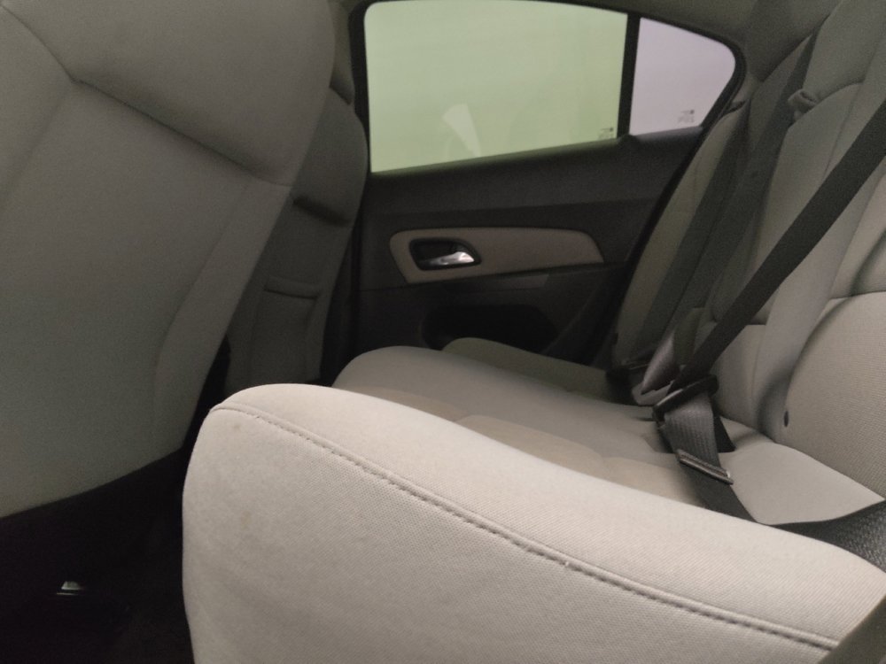 Used 2016 Chevrolet Cruze LT w/ Enhanced Safety Package FWD image 18