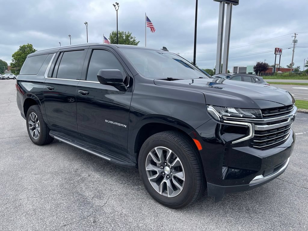 Used 2021 Chevrolet Suburban LT w/ Rear Media and Nav Package AWD/4WD image 2