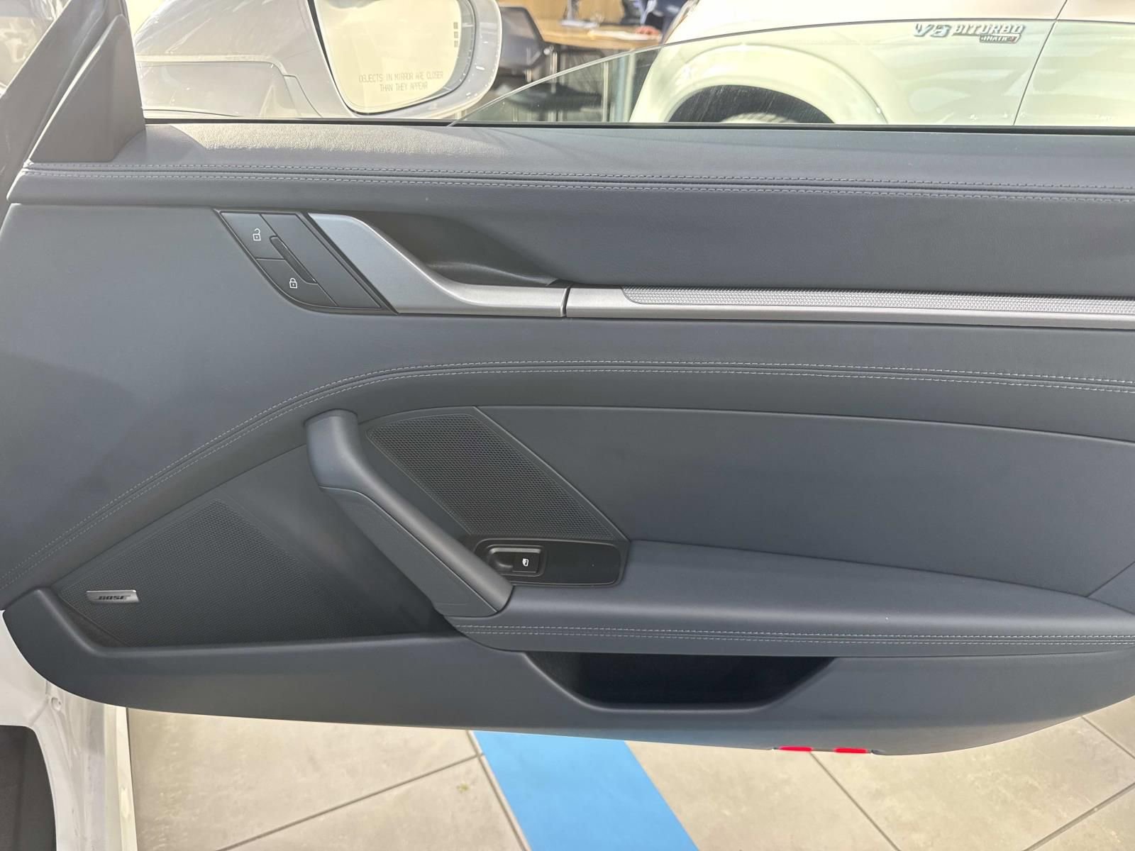 Used 2025 Porsche 911 Carrera image 12