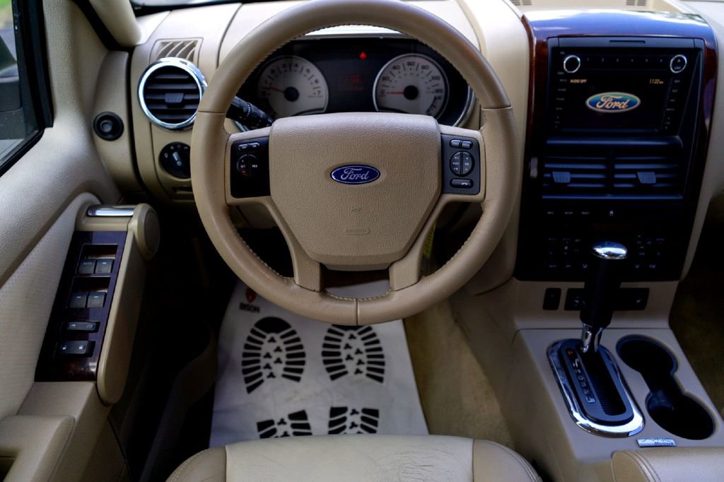 Used 2008 Ford Explorer Limited RWD image 23