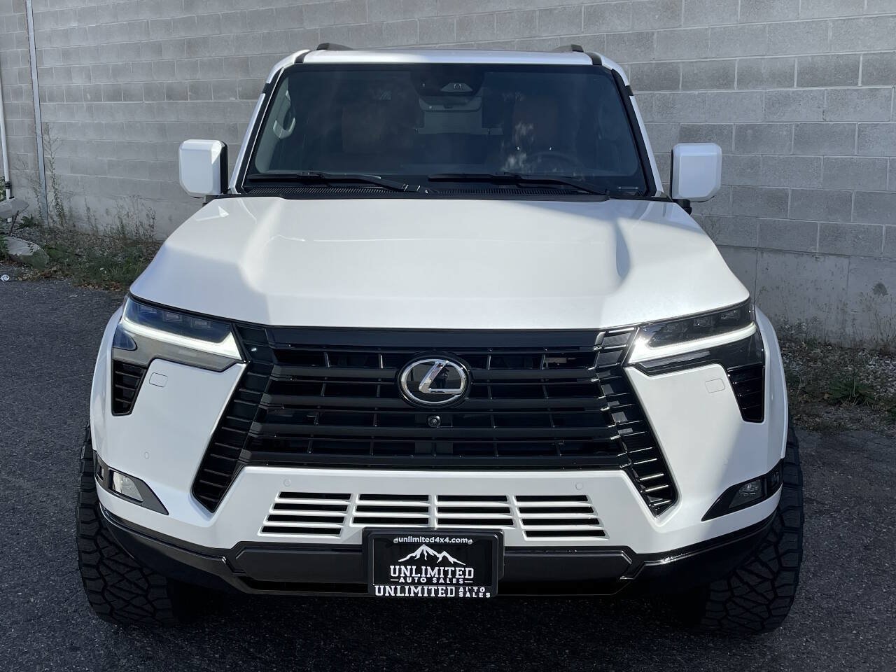 Used 2026 Lexus GX 550 w/ Cold Area Package AWD/4WD image 2