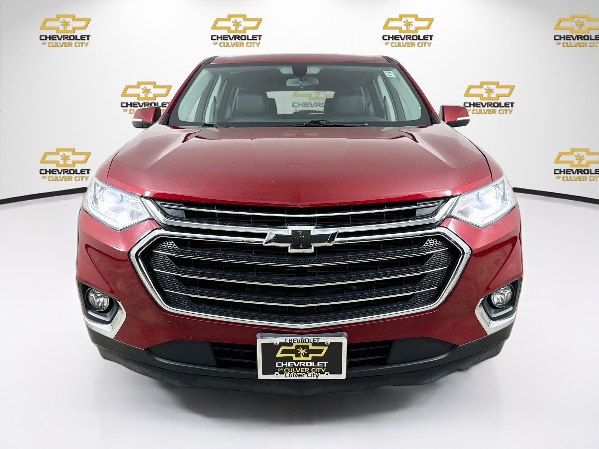 Used 2020 Chevrolet Traverse LT FWD image 2