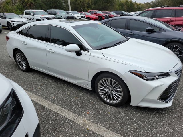 Used 2019 Toyota Avalon Limited w/ Advanced Safety Package image 3