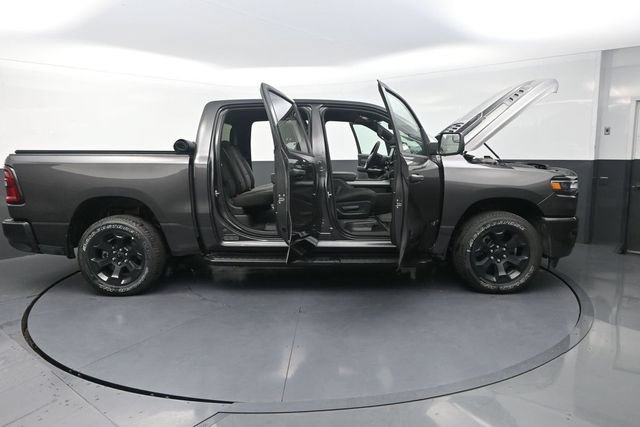 Used 2026 RAM 1500 Express AWD/4WD image 37